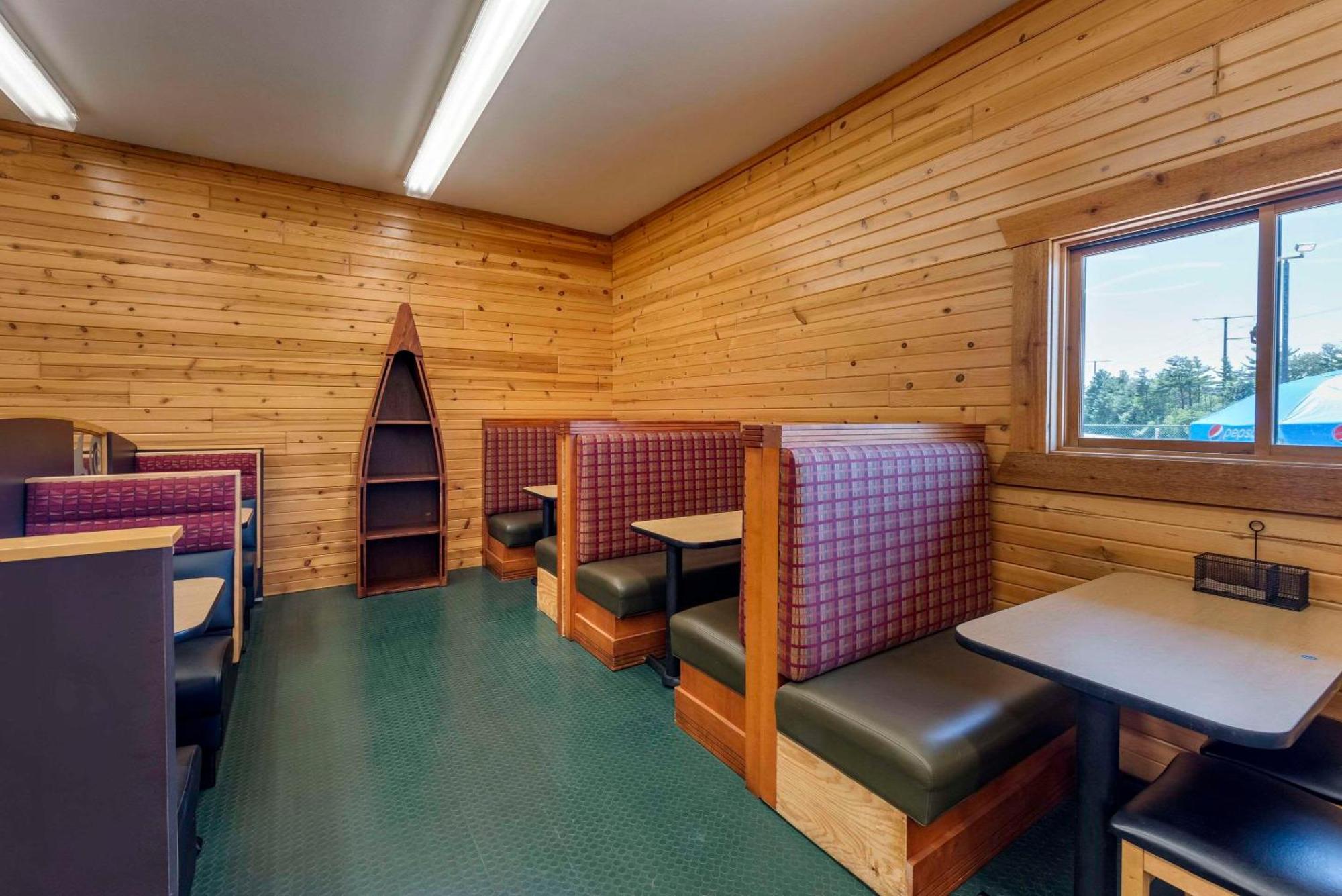 Three Bears Resort Waterpark Near Tomah Ascend Collection Warrens Esterno foto