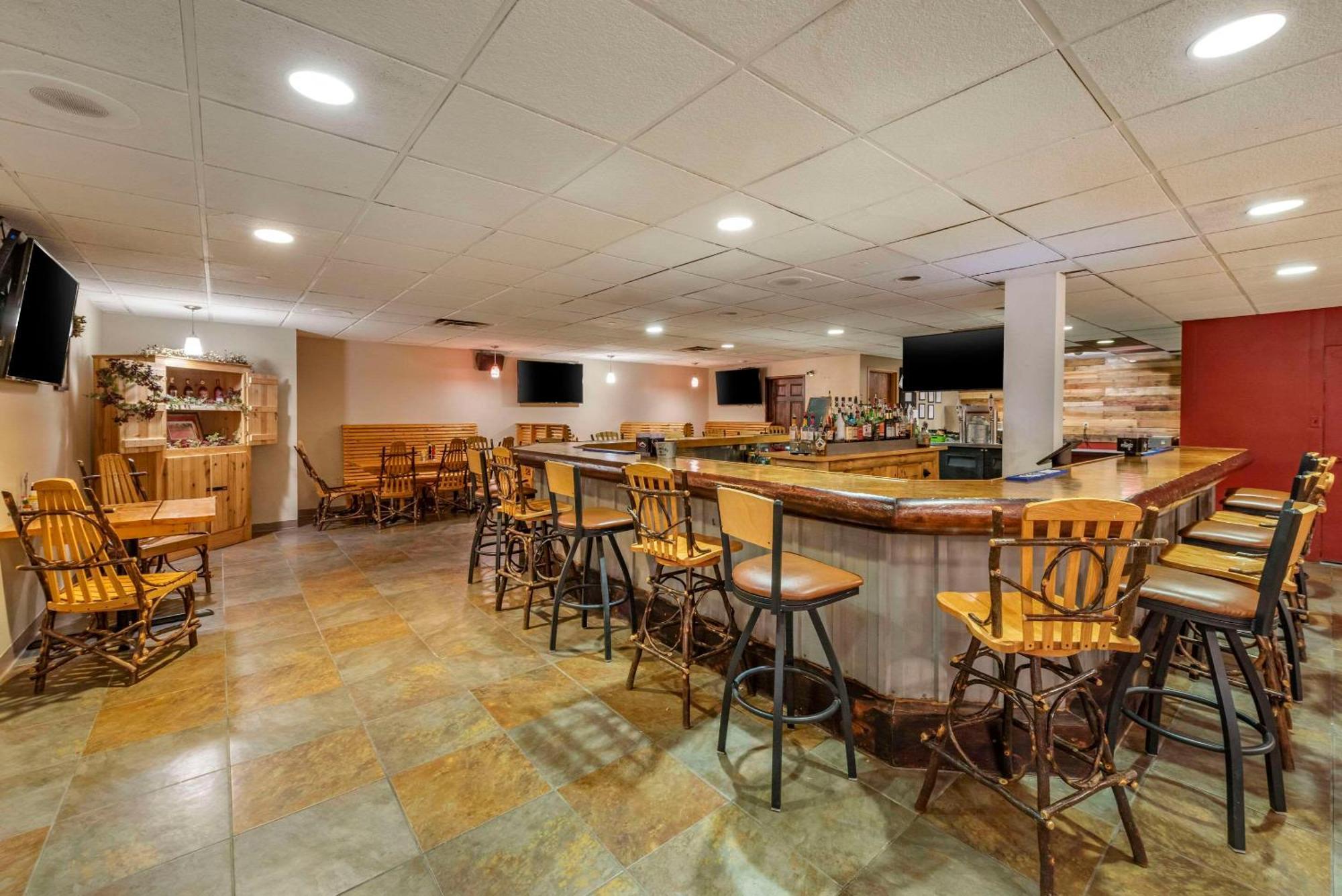Three Bears Resort Waterpark Near Tomah Ascend Collection Warrens Esterno foto