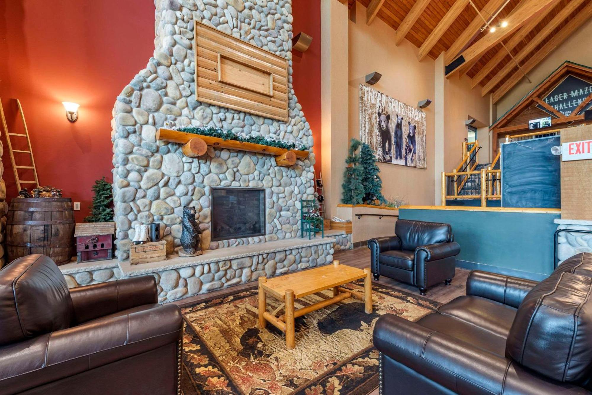 Three Bears Resort Waterpark Near Tomah Ascend Collection Warrens Esterno foto