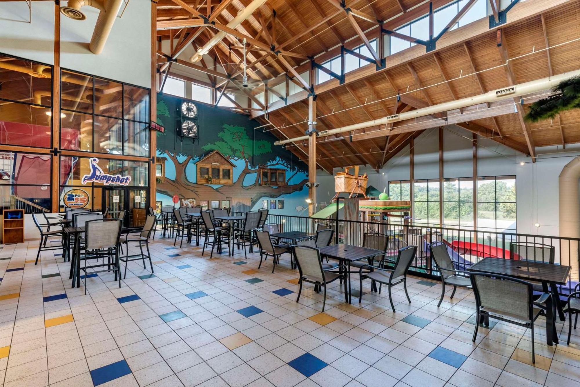 Three Bears Resort Waterpark Near Tomah Ascend Collection Warrens Esterno foto
