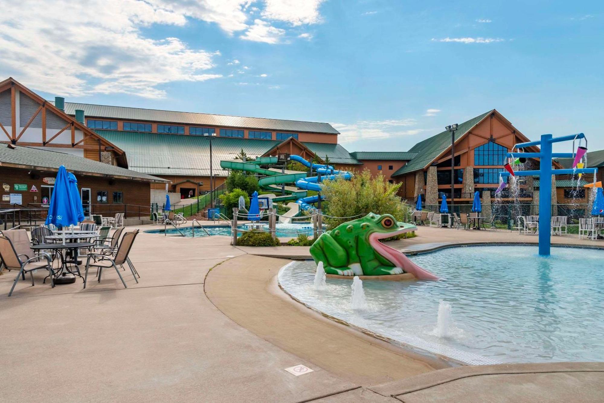 Three Bears Resort Waterpark Near Tomah Ascend Collection Warrens Esterno foto
