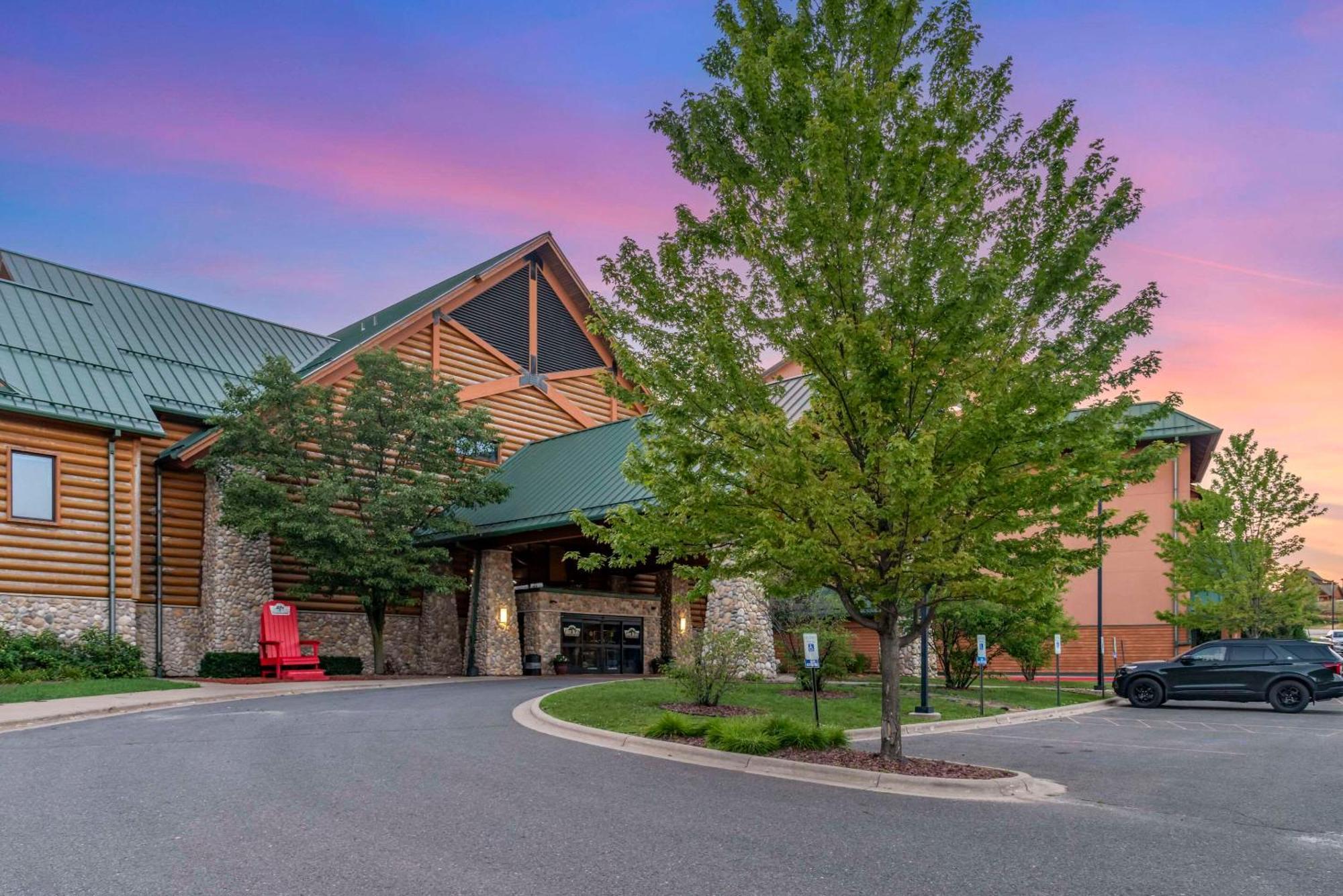 Three Bears Resort Waterpark Near Tomah Ascend Collection Warrens Esterno foto