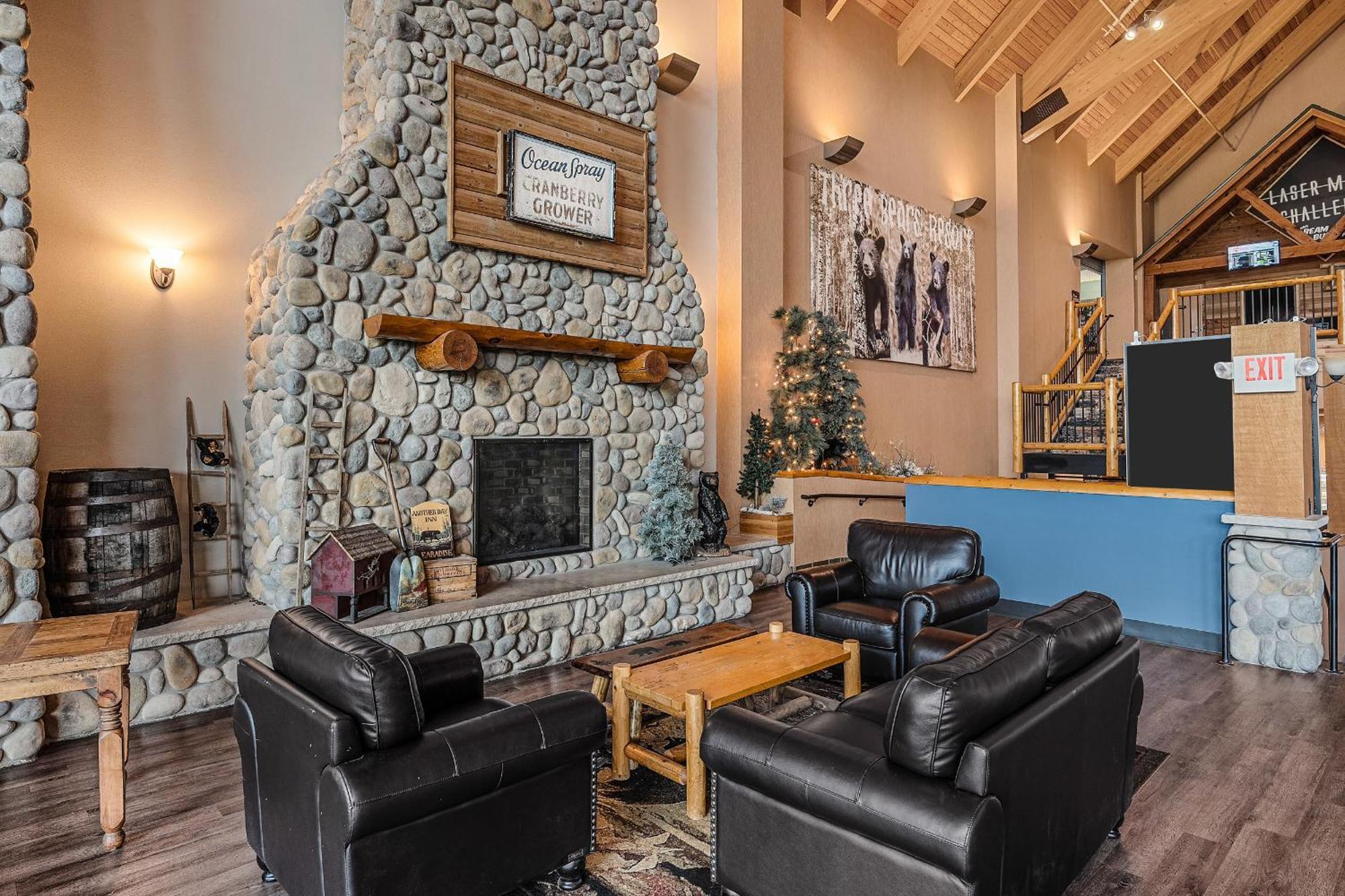 Three Bears Resort Waterpark Near Tomah Ascend Collection Warrens Esterno foto